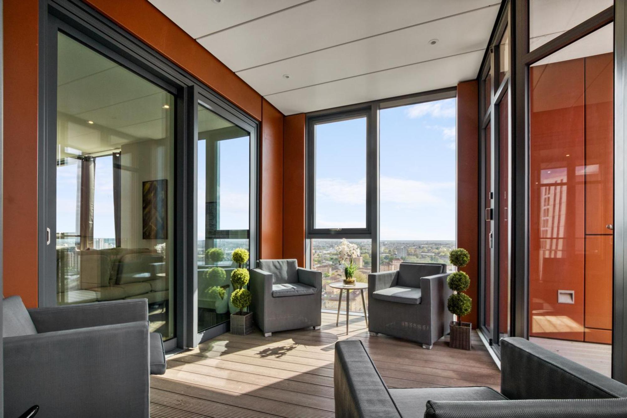 Stunning 360º View Luxurious Penthouse Lejlighed London Eksteriør billede