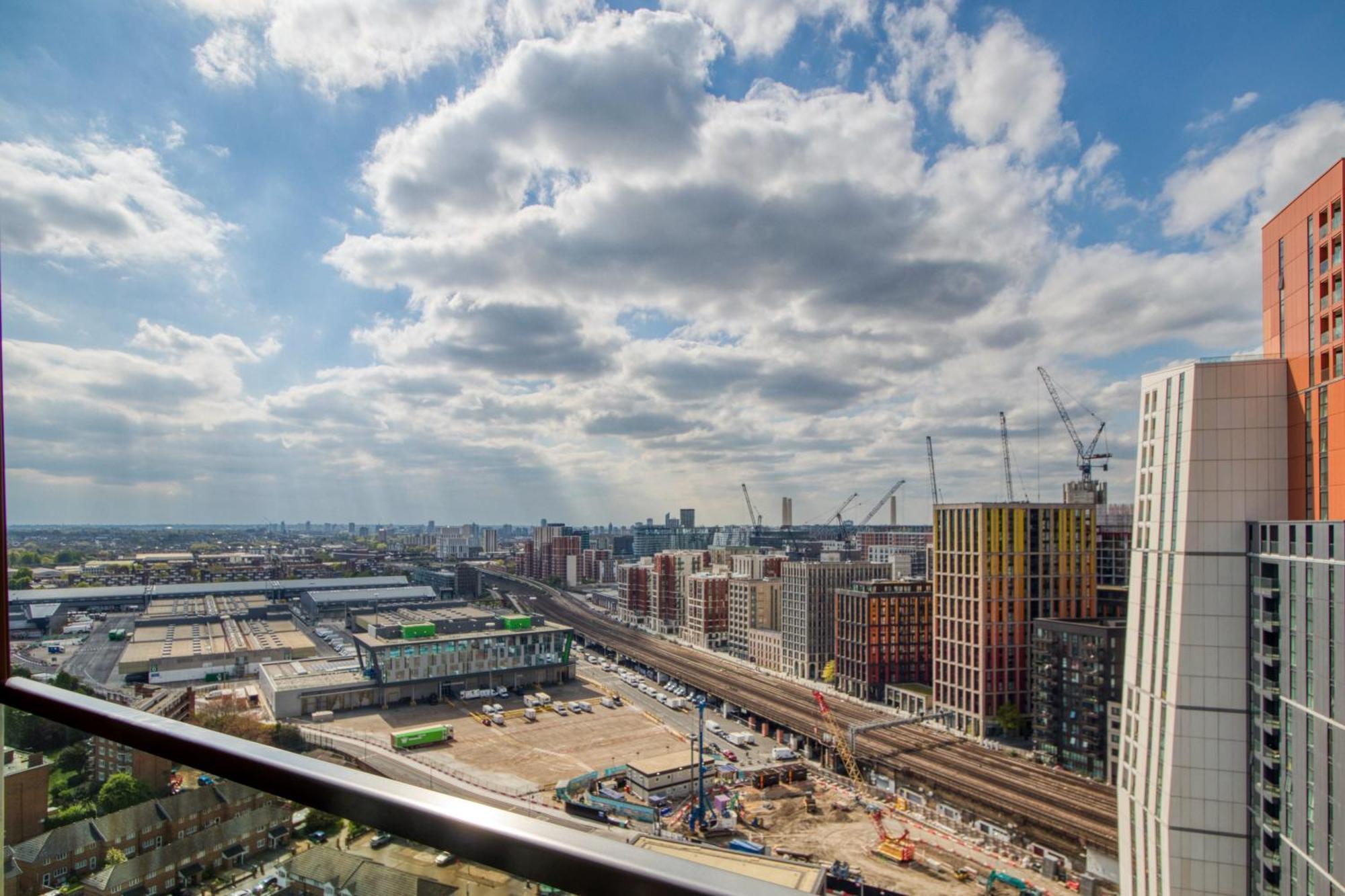 Stunning 360º View Luxurious Penthouse Lejlighed London Eksteriør billede